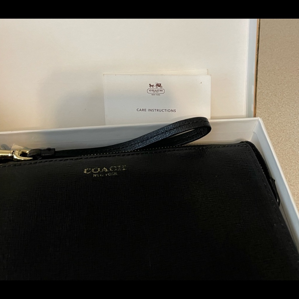 Coach leather wristlet pre-owned